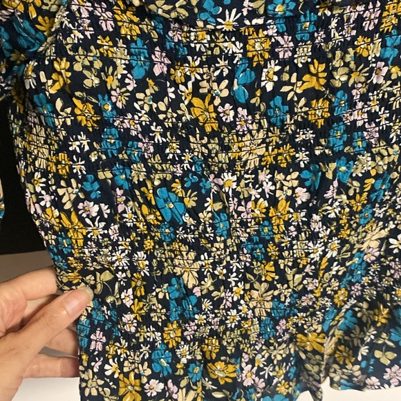 Patrons of peace blue meadows top size medium - Picture 3 of 8